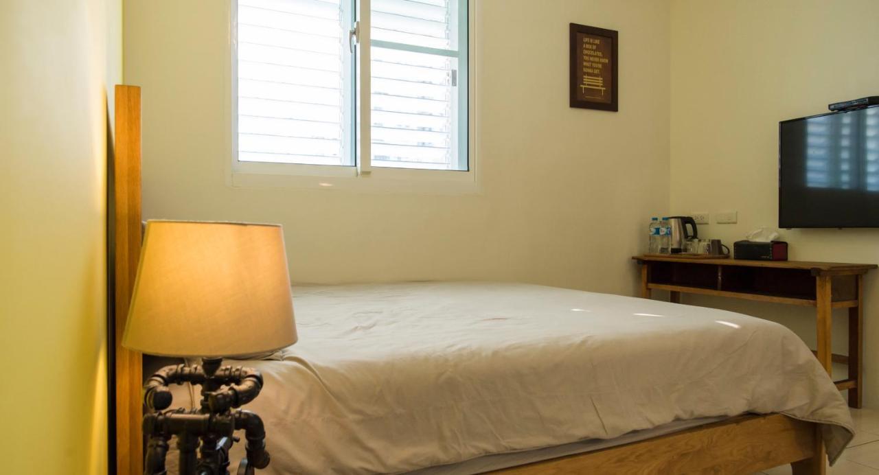 Iron St. House Apartment Tainan Bagian luar foto