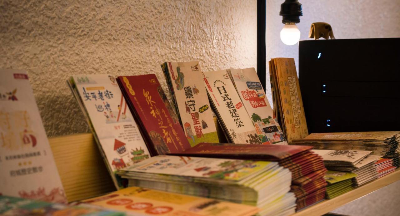 Iron St. House Apartment Tainan Bagian luar foto
