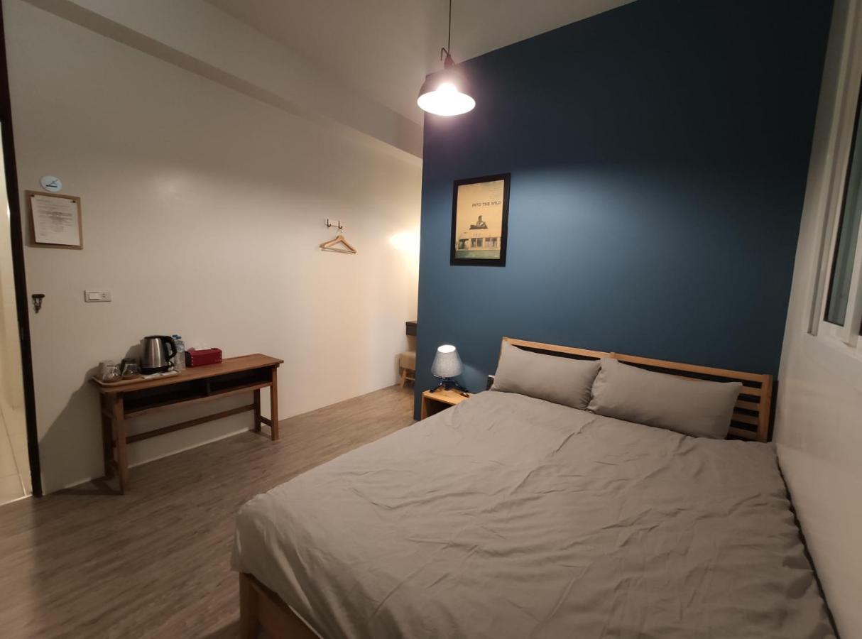 Iron St. House Apartment Tainan Bagian luar foto