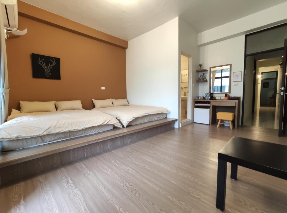 Iron St. House Apartment Tainan Bagian luar foto