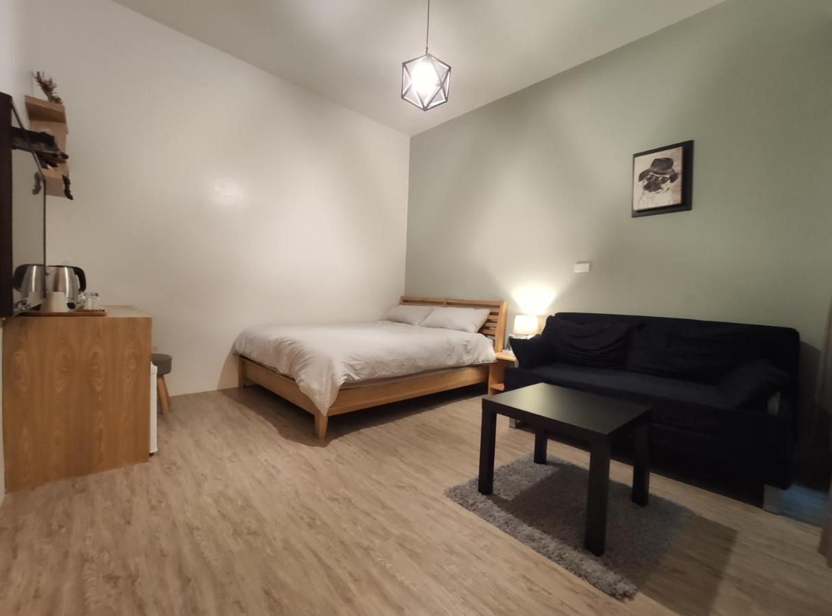 Iron St. House Apartment Tainan Bagian luar foto