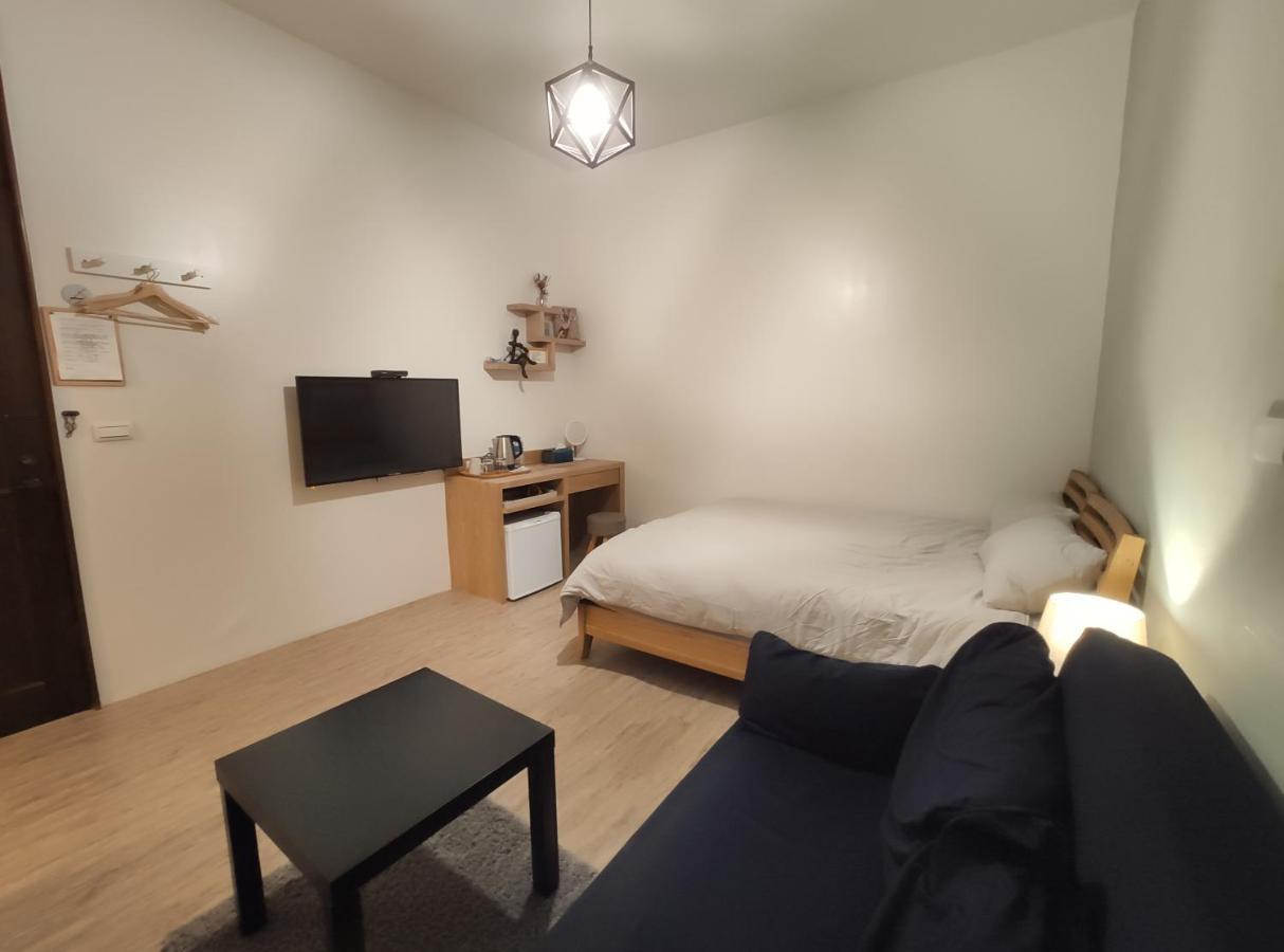 Iron St. House Apartment Tainan Bagian luar foto