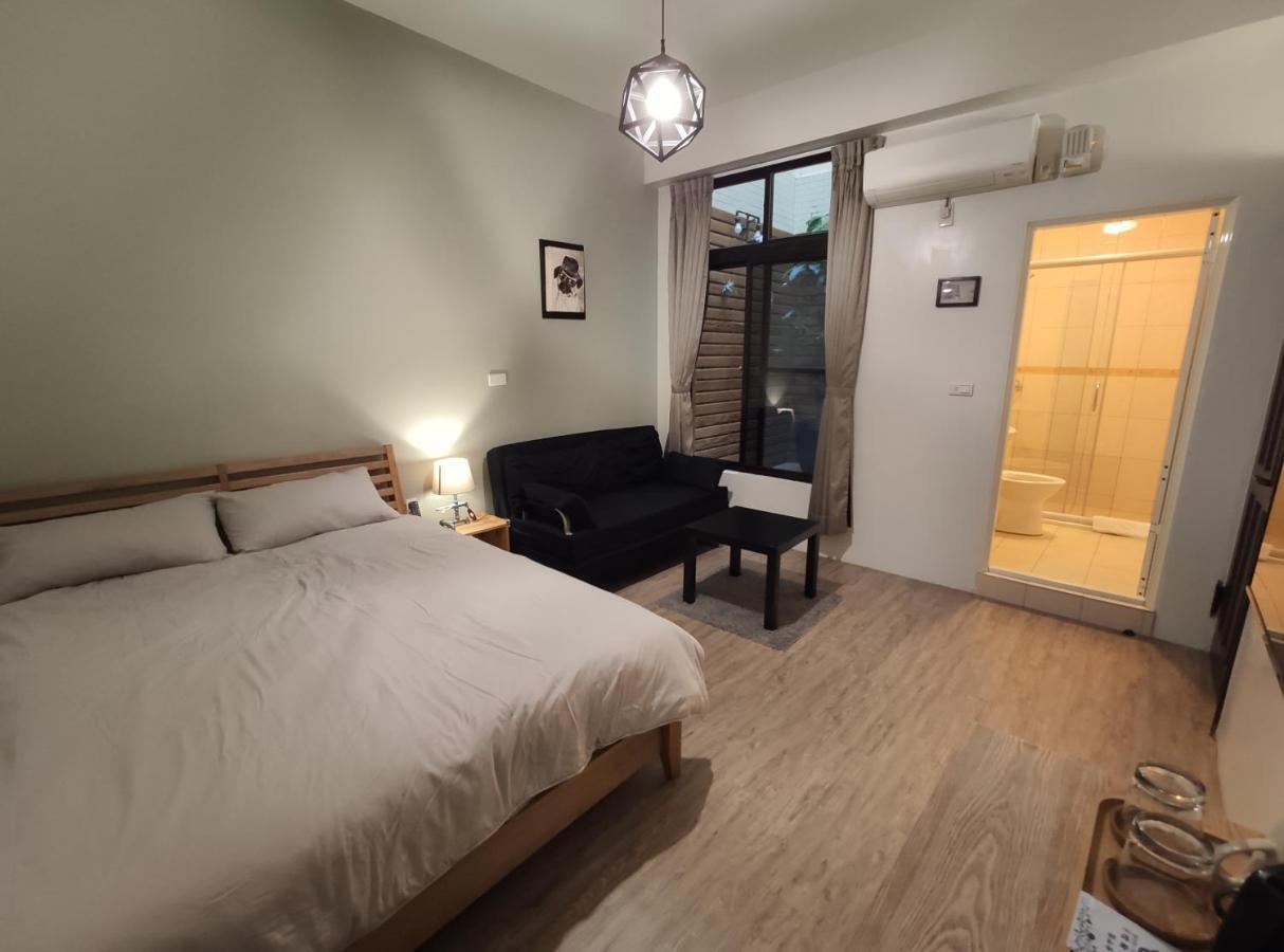 Iron St. House Apartment Tainan Bagian luar foto